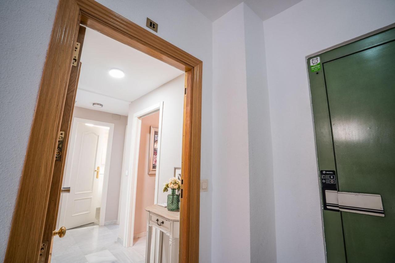 Ibericabeds Nueva De San Anton Apartment Granada Bagian luar foto