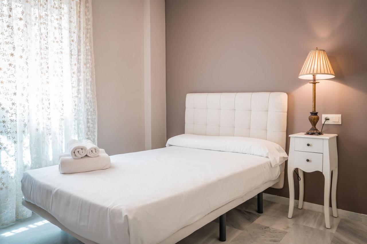Ibericabeds Nueva De San Anton Apartment Granada Bagian luar foto